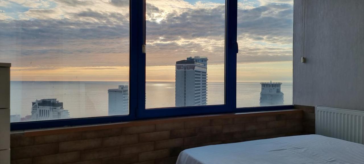 Apartamento Breeze Batumi Exterior foto