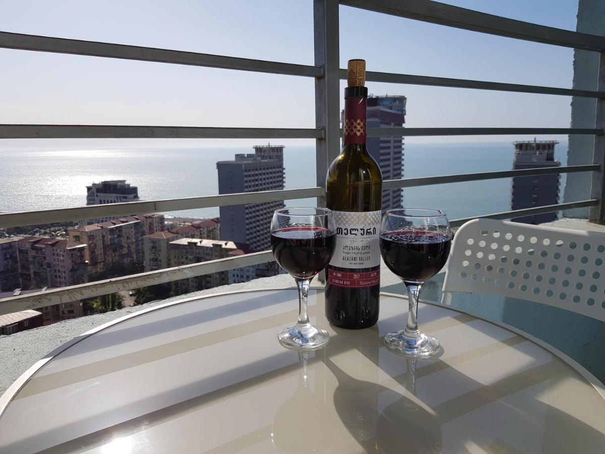 Apartamento Breeze Batumi Exterior foto